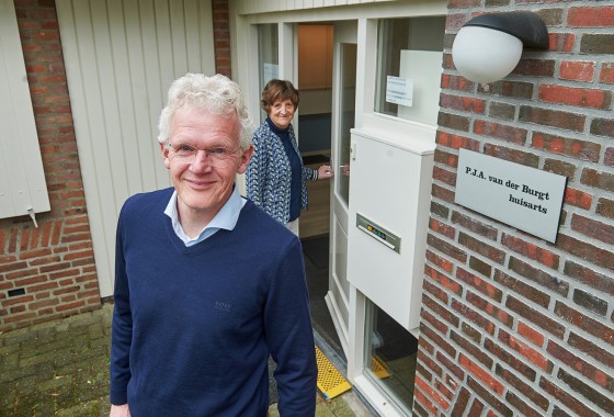 Heesche huisarts draagt praktijk over